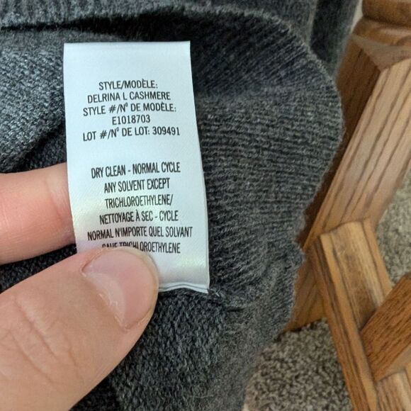 Theory 100% Cashmere Gray V-Neck Sweater Size T/TP - Picture 5 of 9